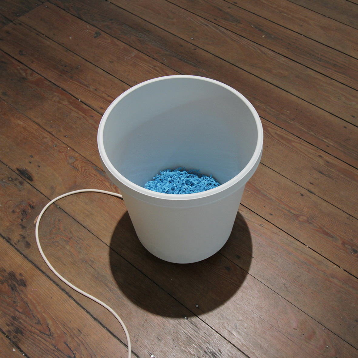 Felix Mayer – Useful Volume (blue)